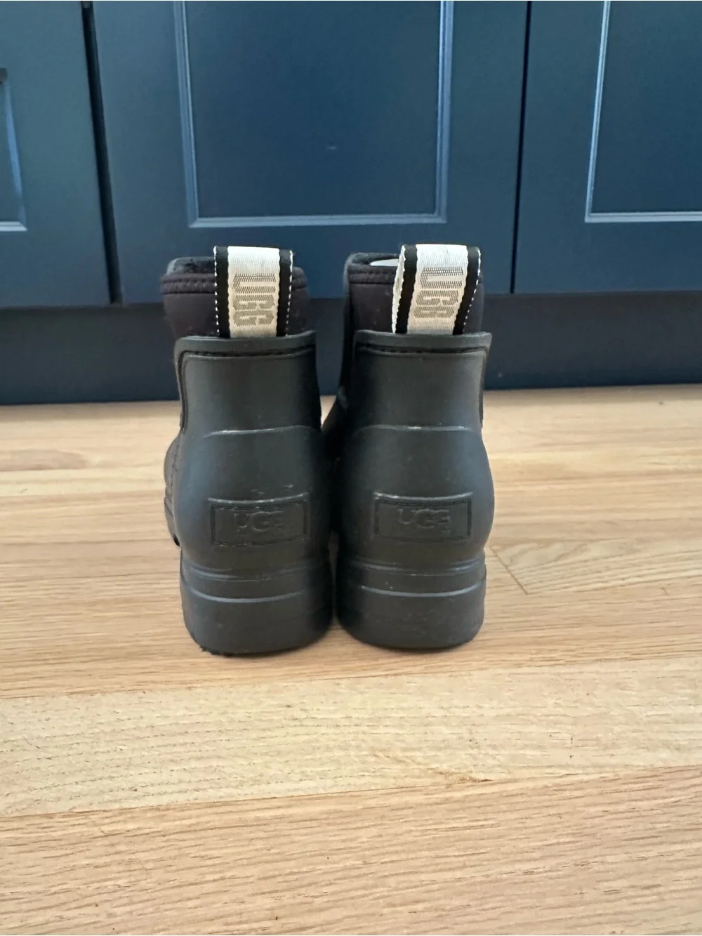 UGG Droplet Waterproof Rain Boots Size 6